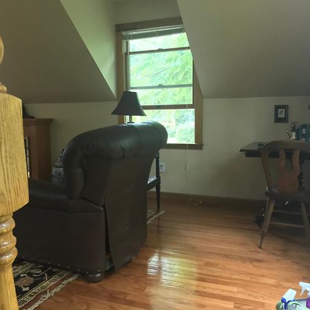 Carriage House Hideaway In Center Of Chestertown Exterior foto